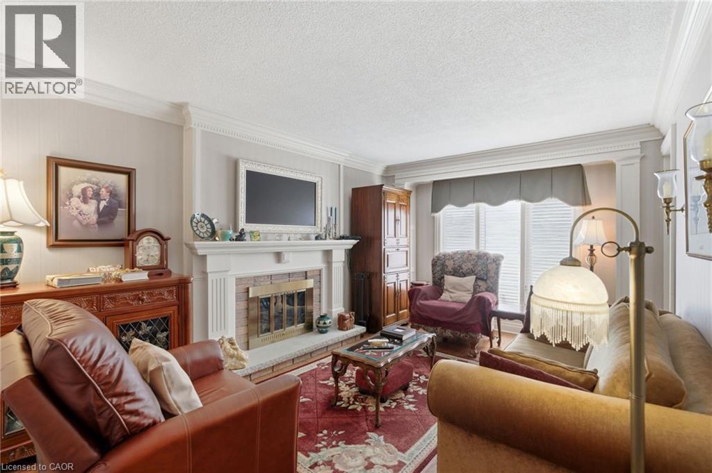 2078 HUNTERS WOOD Drive - 19