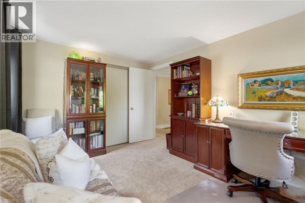2078 HUNTERS WOOD Drive - 33
