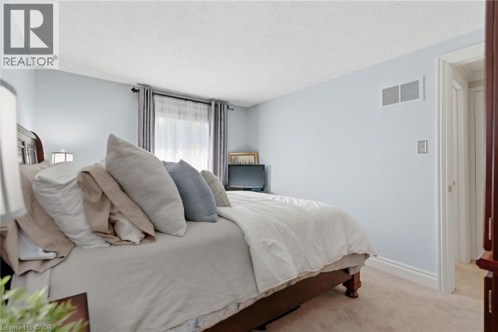 2078 HUNTERS WOOD Drive - 36