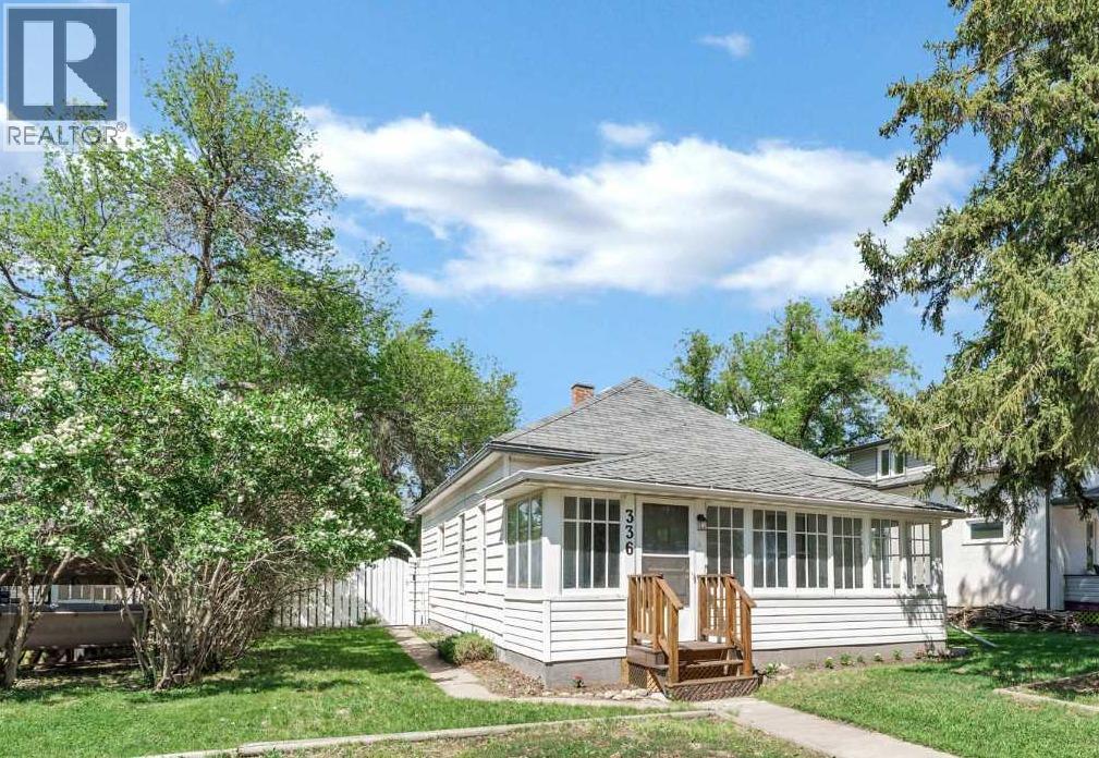 336 7 Street SE - photo 2