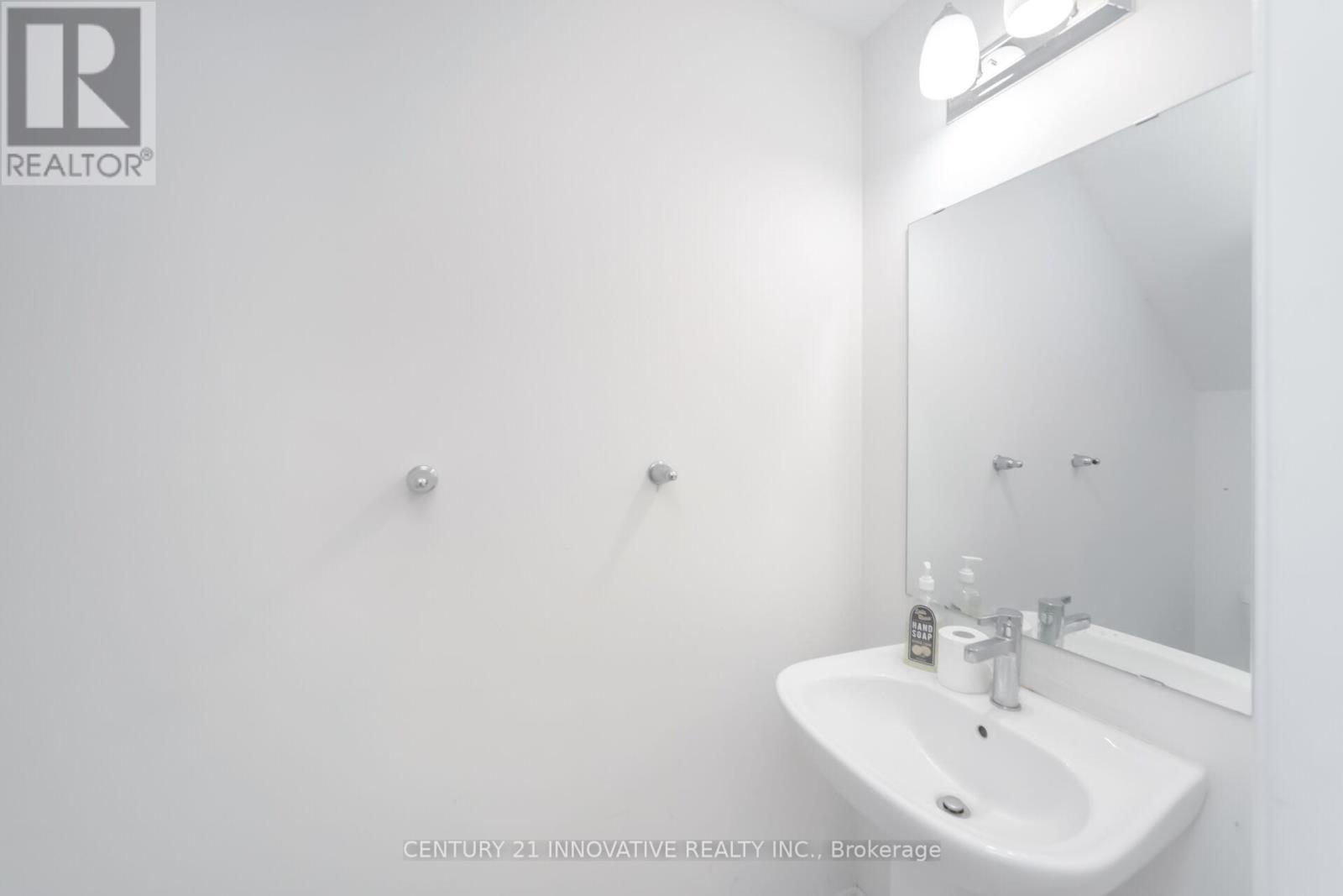 #4 624 REXDALE BOULEVARD - 17