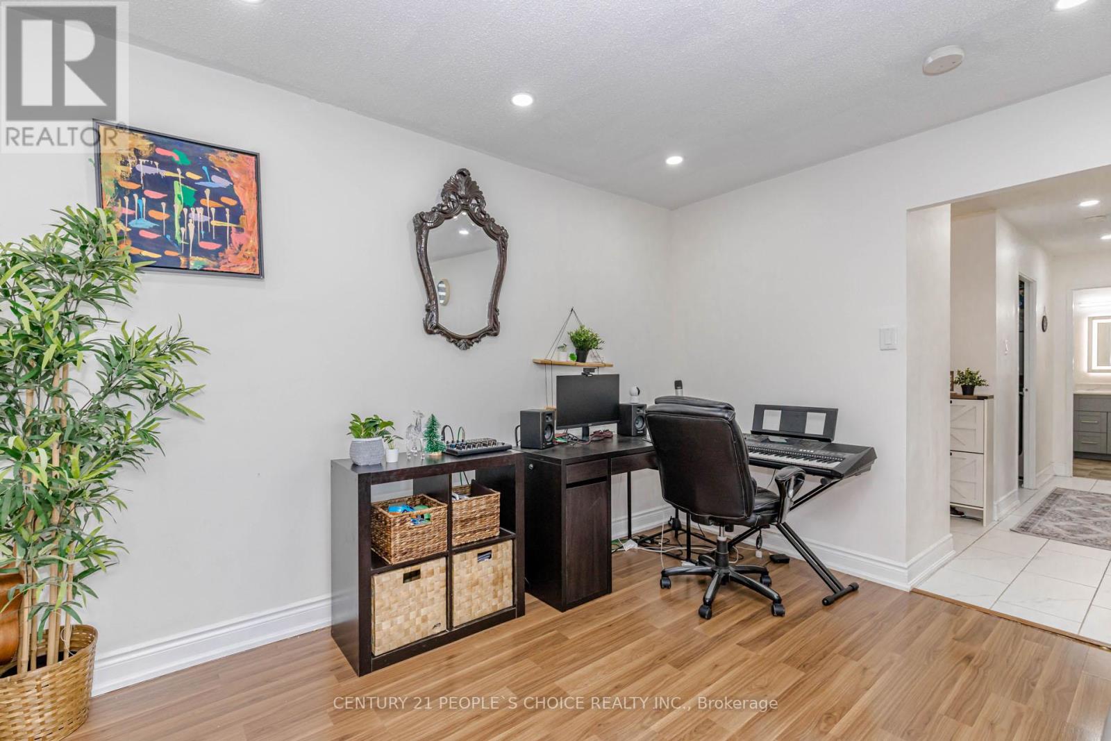 #906 3577 DERRY ROAD E - 15