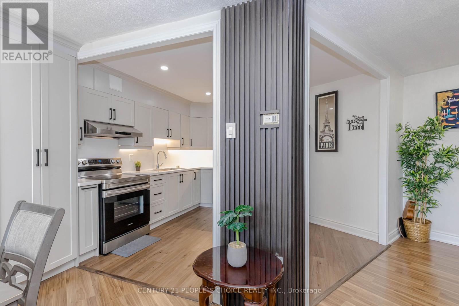#906 3577 DERRY ROAD E - 21