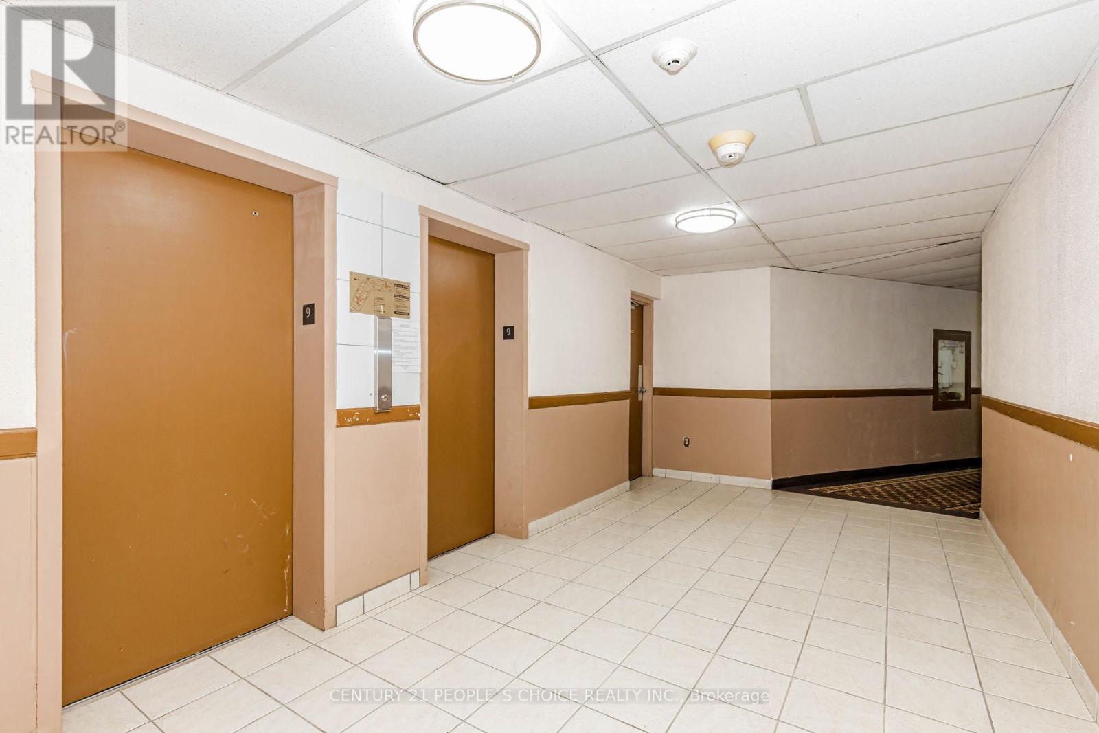 #906 3577 DERRY ROAD E - 7