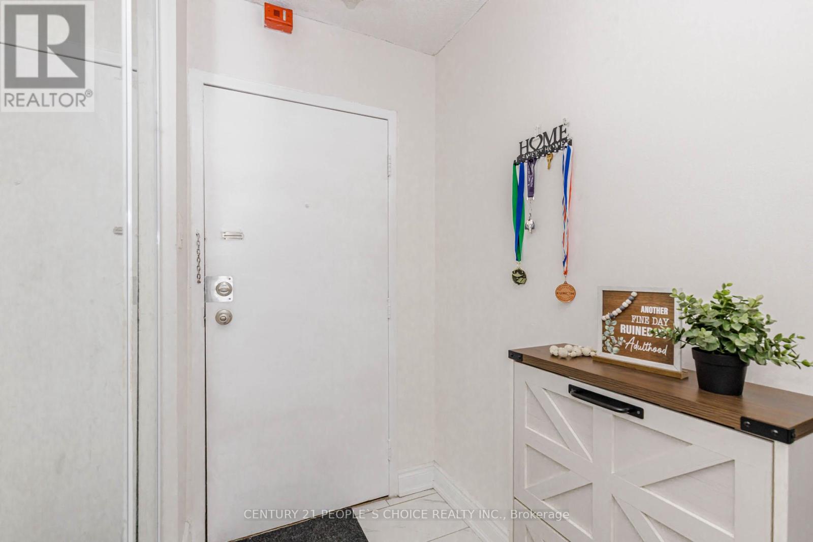 #906 3577 DERRY ROAD E - 9