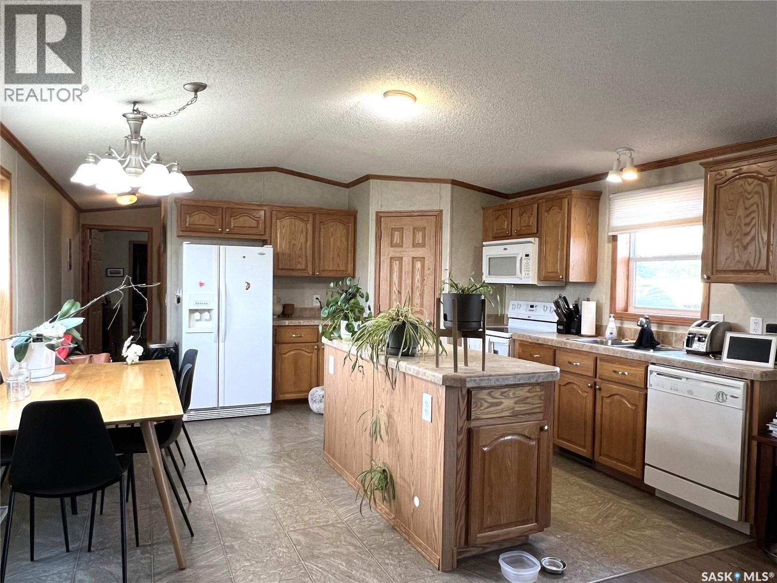 609 6th STREET E - 2