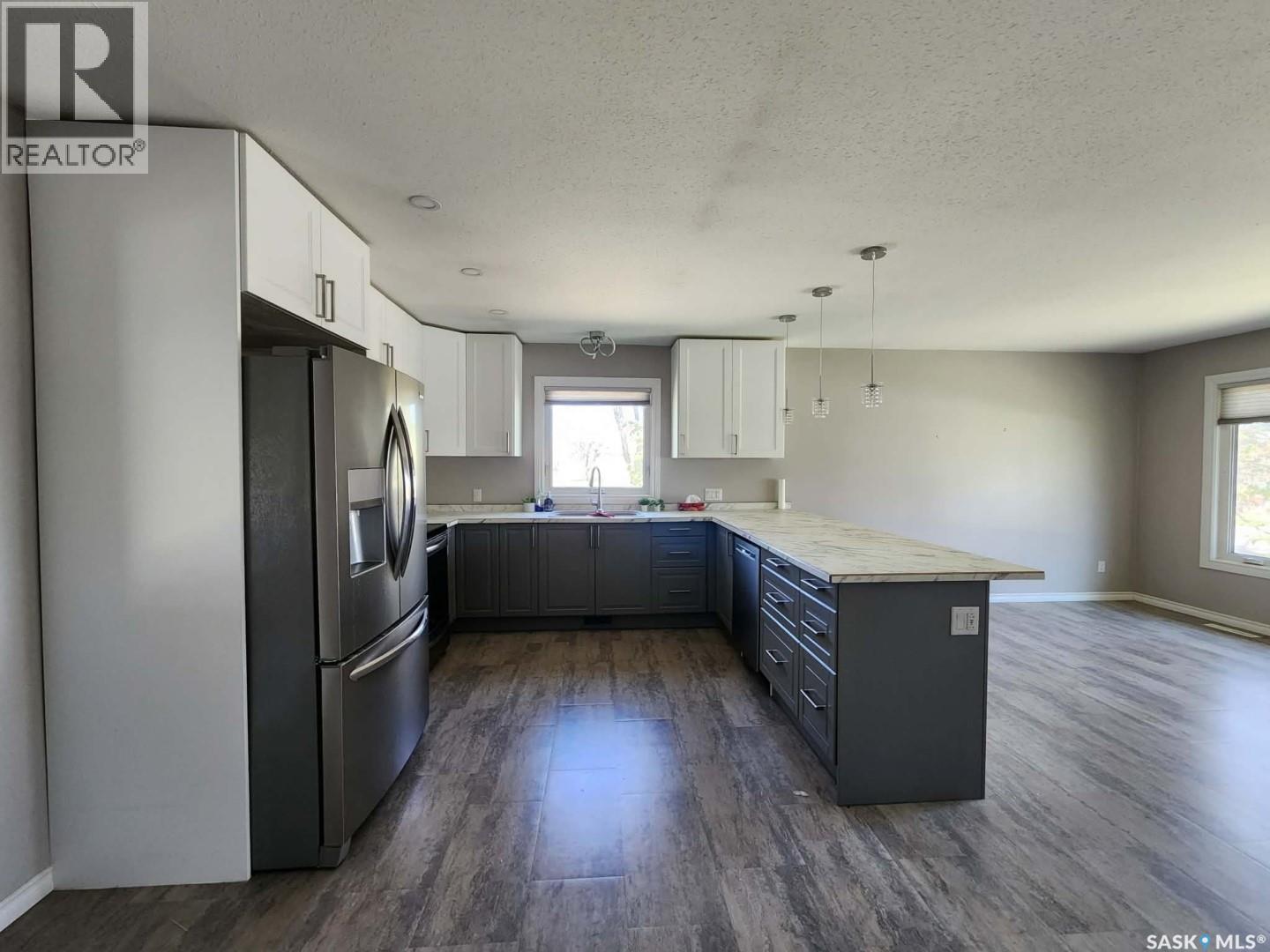 891 2nd STREET E - 10
