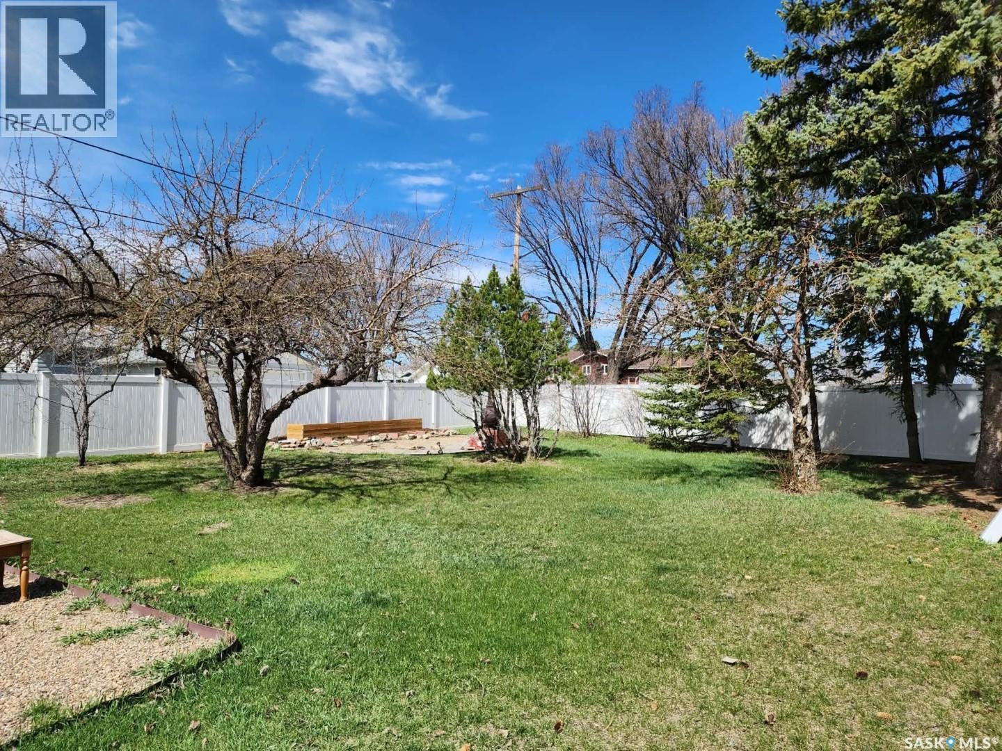 891 2nd STREET E - 5