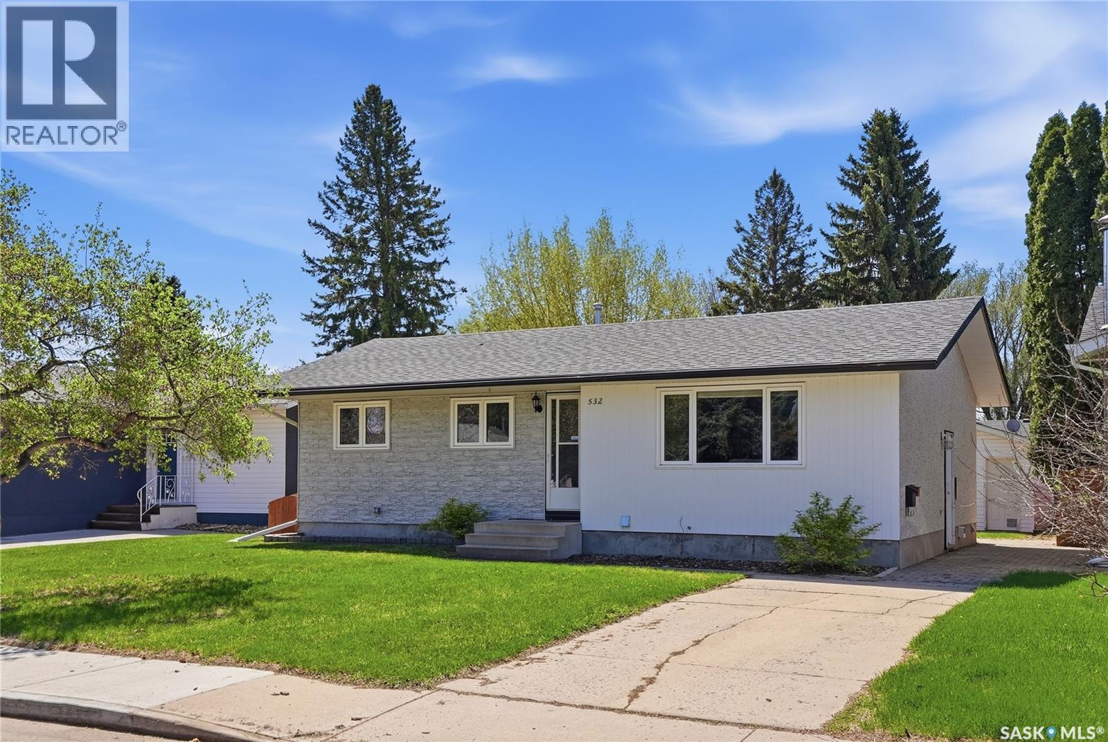 532 East PLACE - 1
