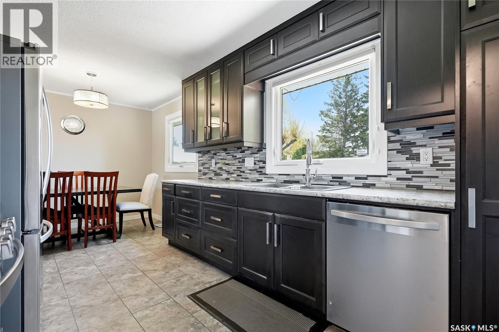 532 East PLACE - 13