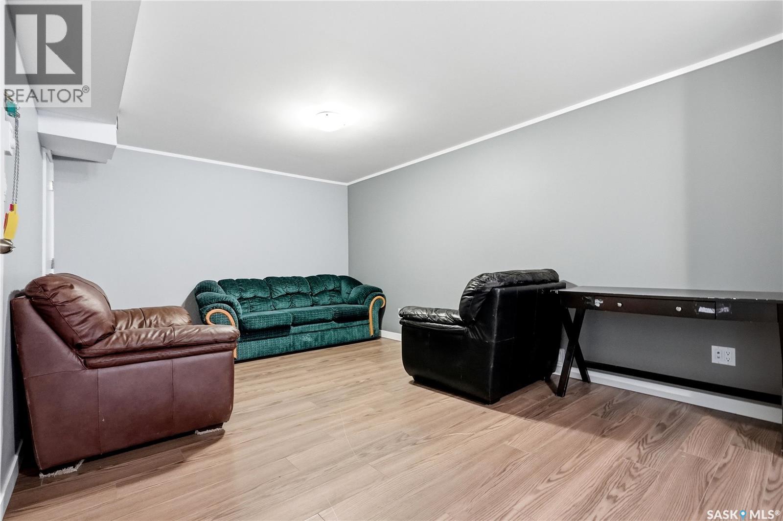 532 East PLACE - 25