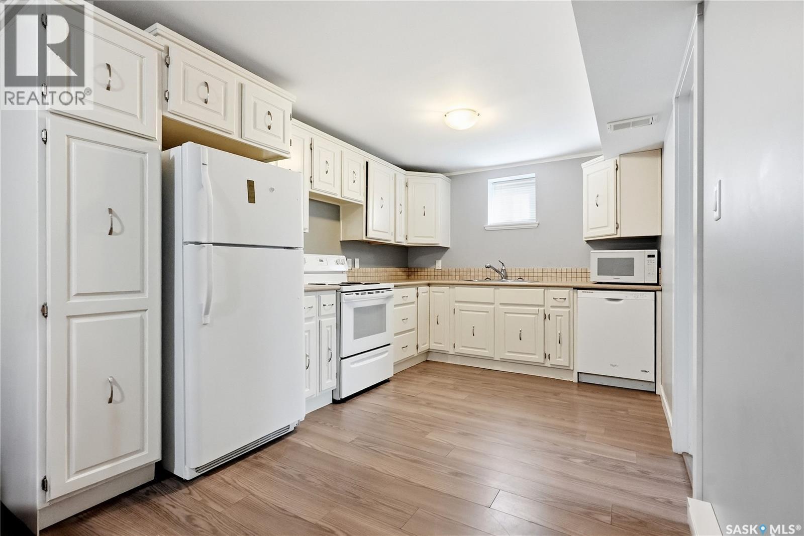 532 East PLACE - 29