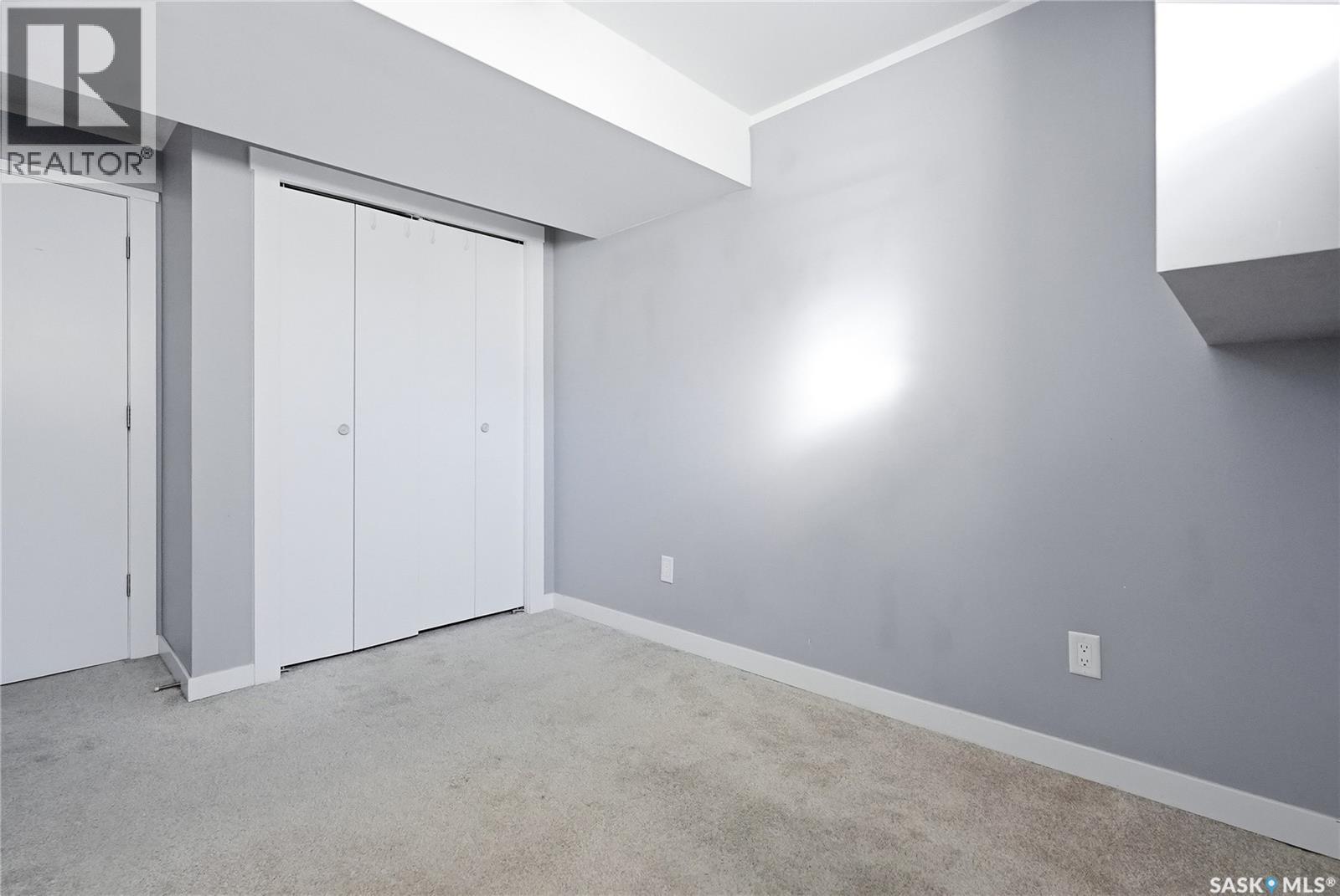 532 East PLACE - 33