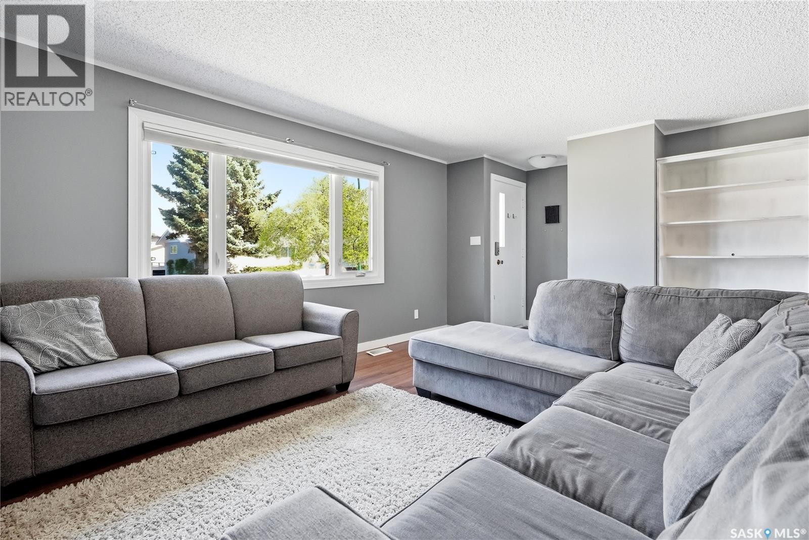 532 East PLACE - 4