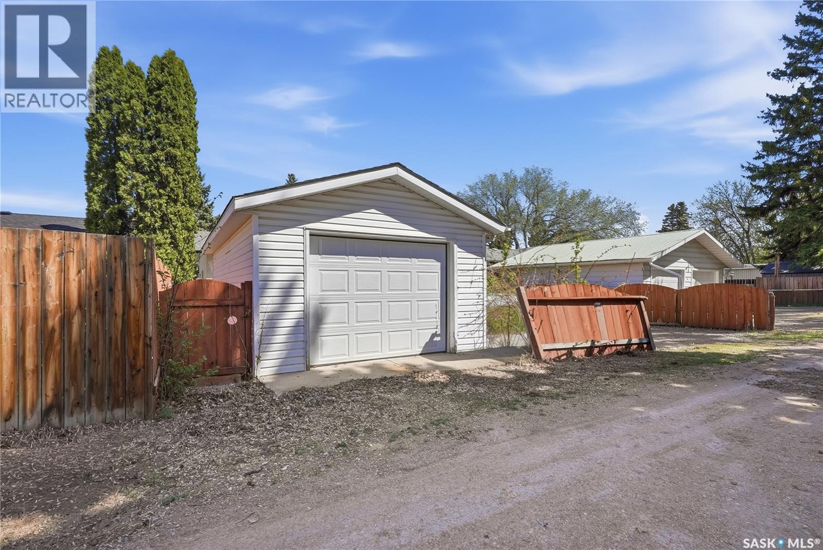 532 East PLACE - 48