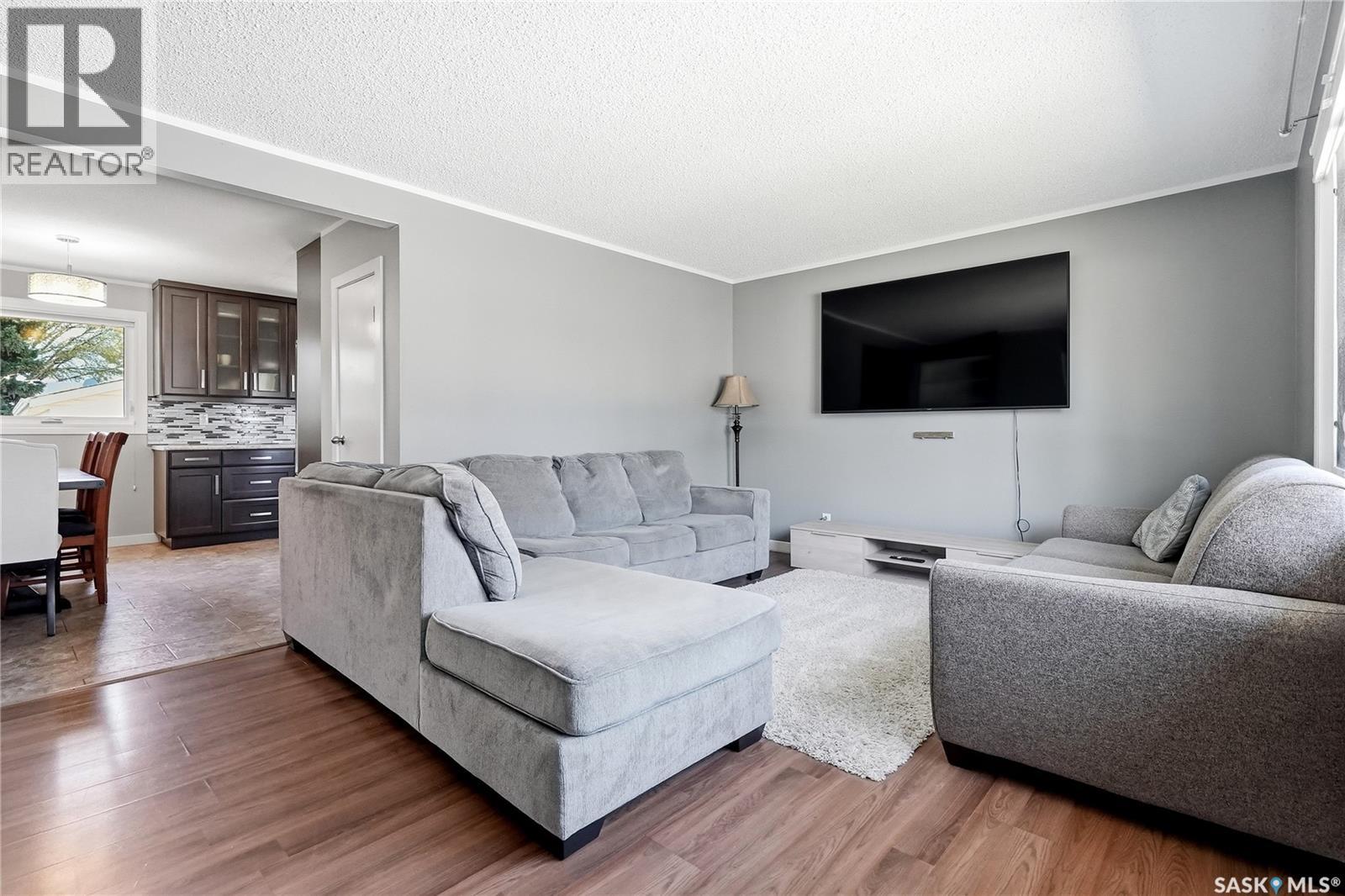532 East PLACE - 5