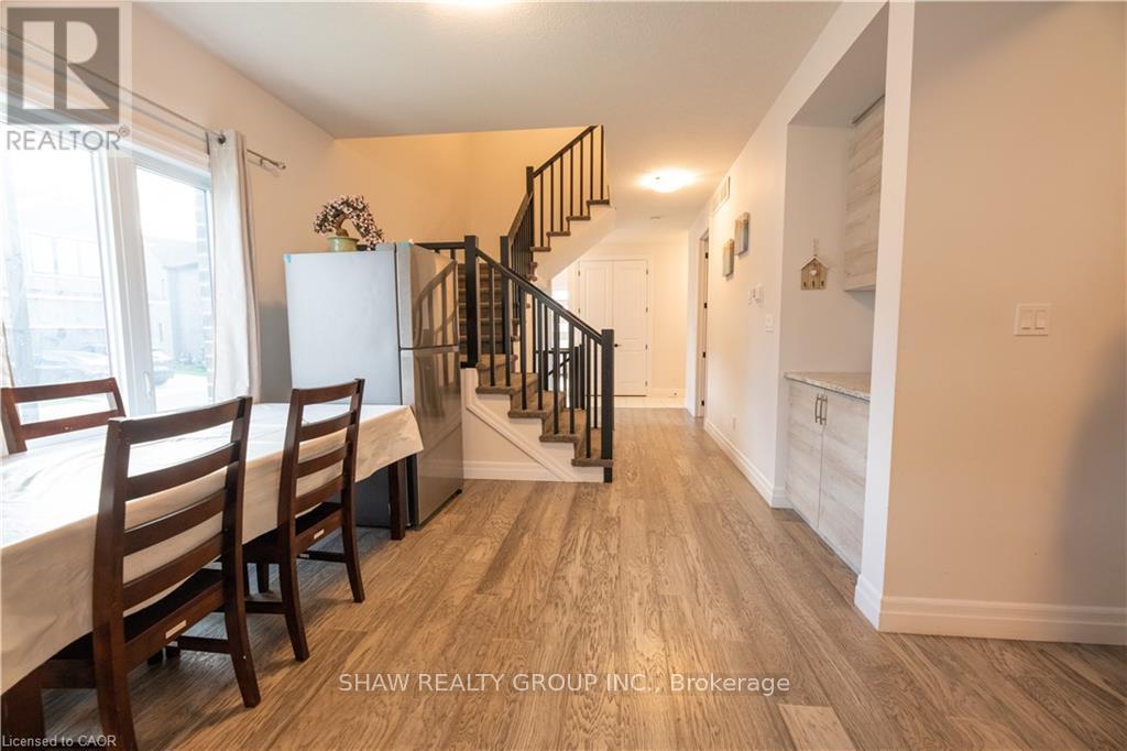 #19 32 FAITH STREET - 10