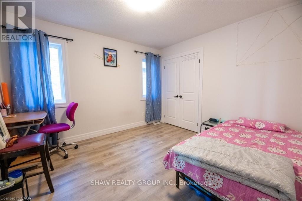 #19 32 FAITH STREET - 17