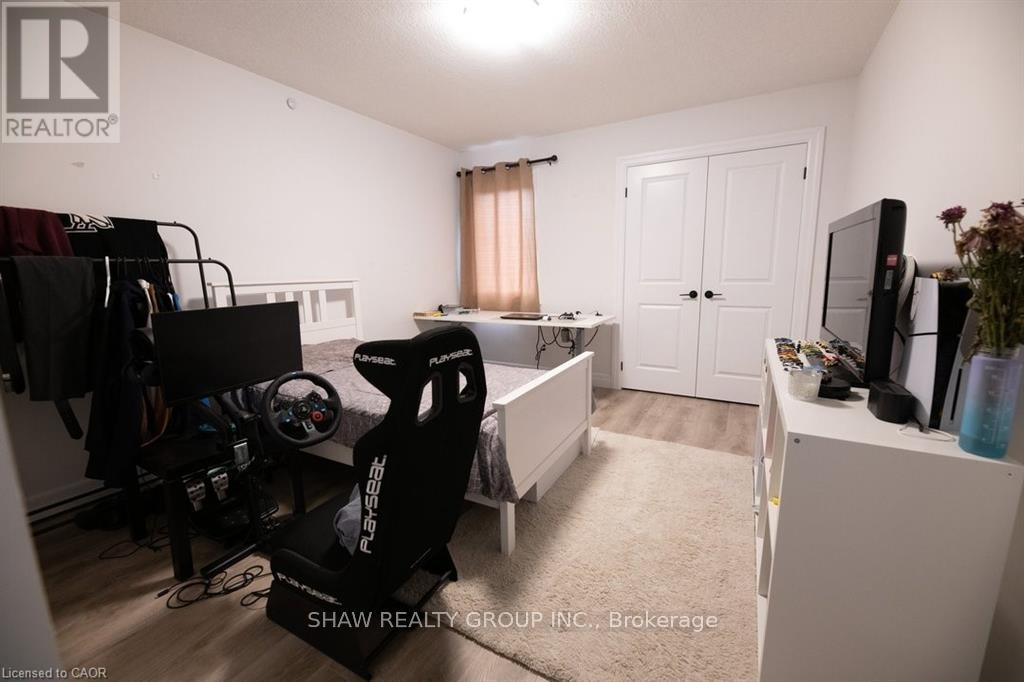 #19 32 FAITH STREET - 20