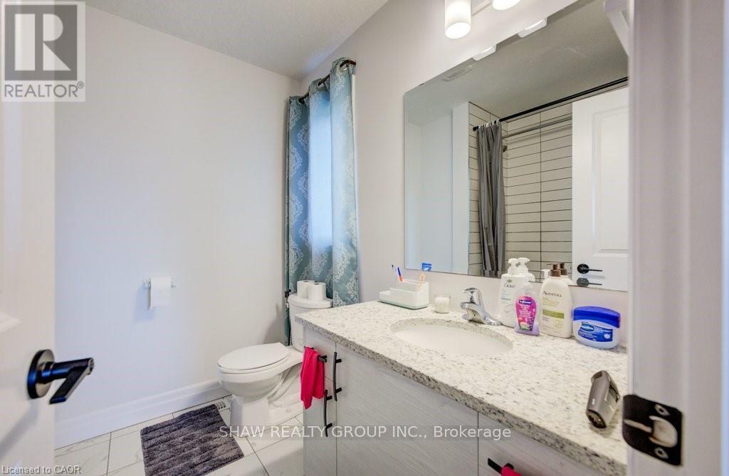 #19 32 FAITH STREET - 21