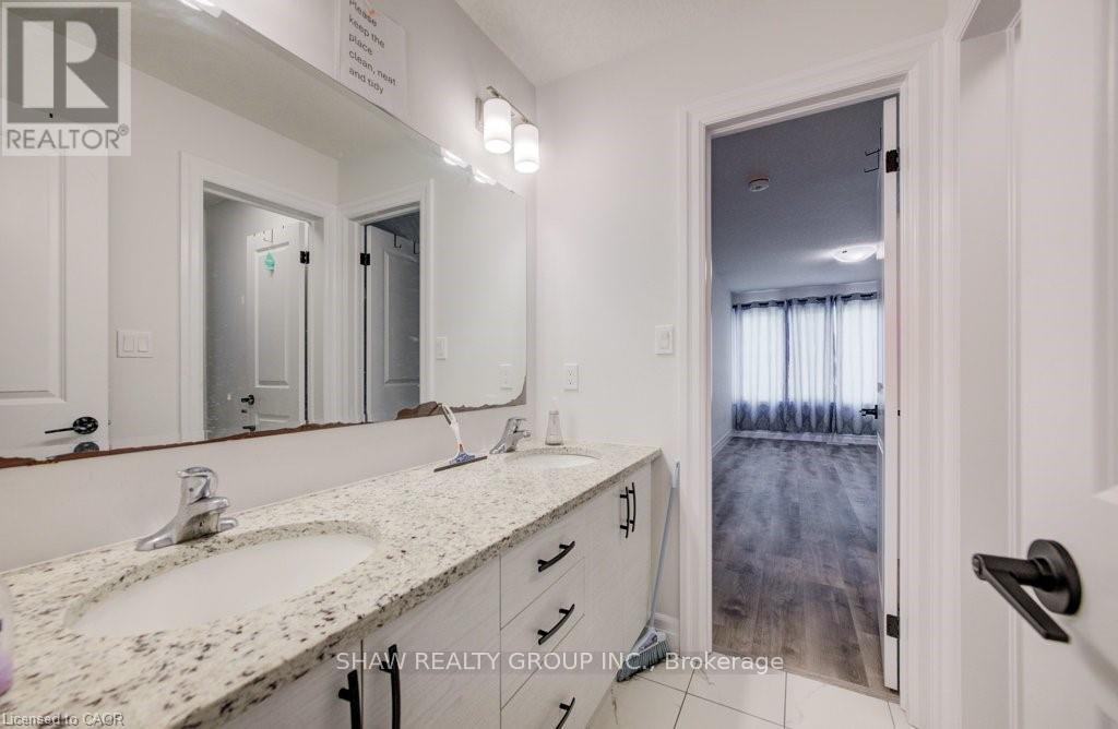 #19 32 FAITH STREET - 25