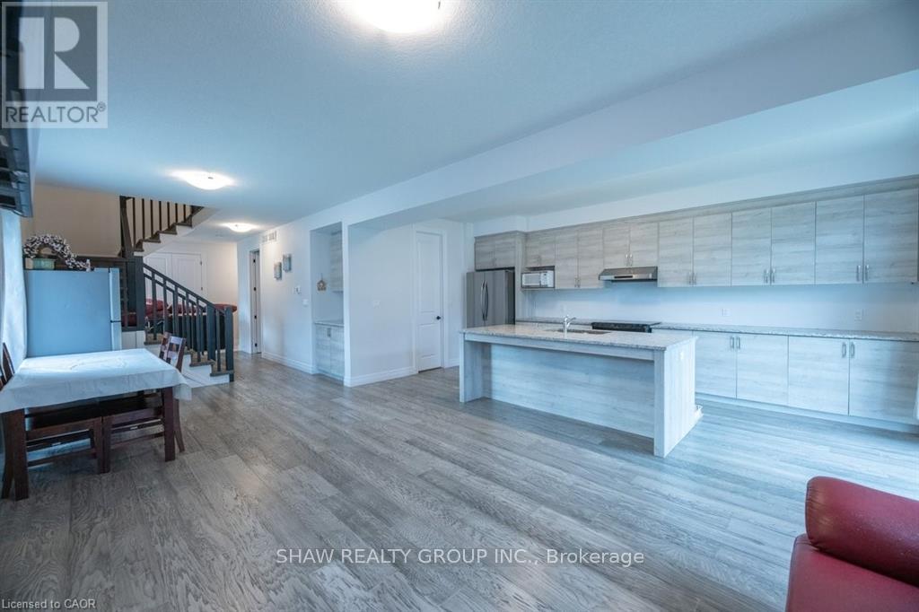 #19 32 FAITH STREET - 45