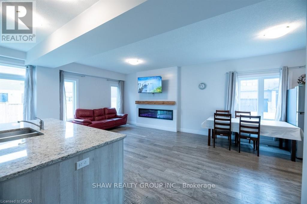 #19 32 FAITH STREET - 47