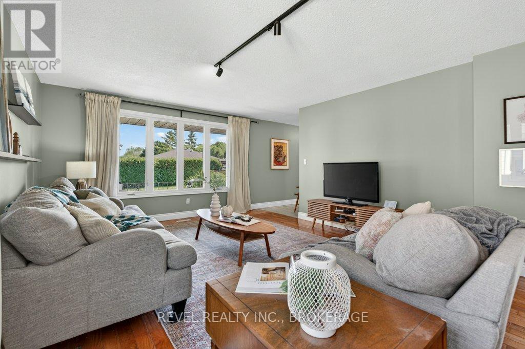 1278 HUMBERSIDE DRIVE - 11