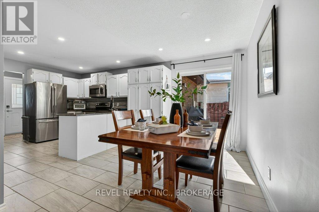 1278 HUMBERSIDE DRIVE - 13