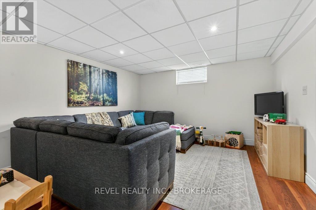 1278 HUMBERSIDE DRIVE - 27