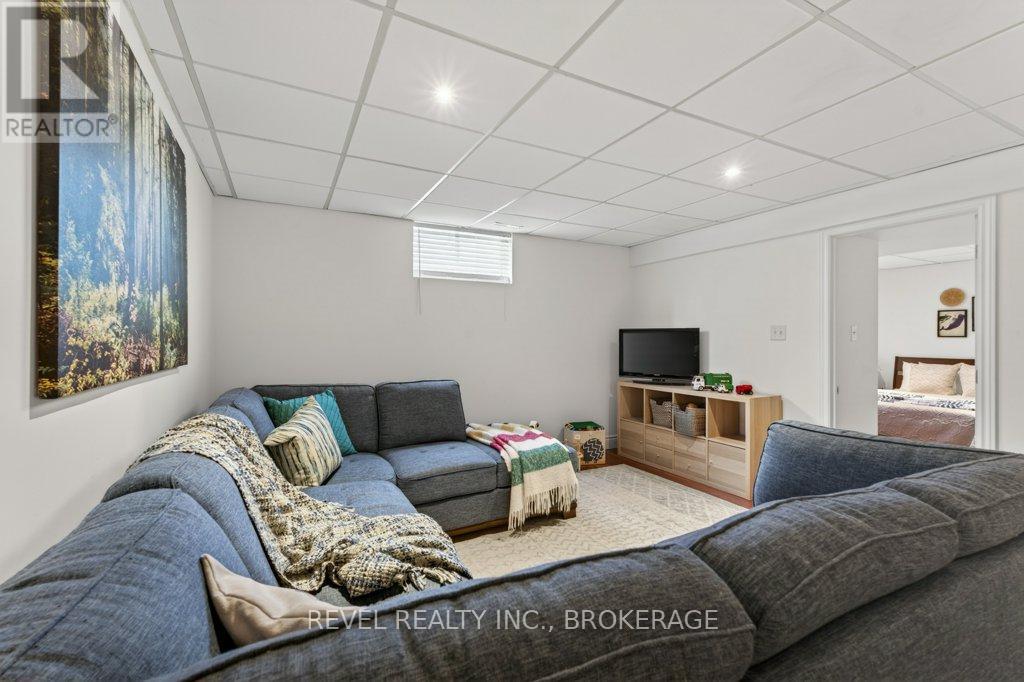 1278 HUMBERSIDE DRIVE - 28