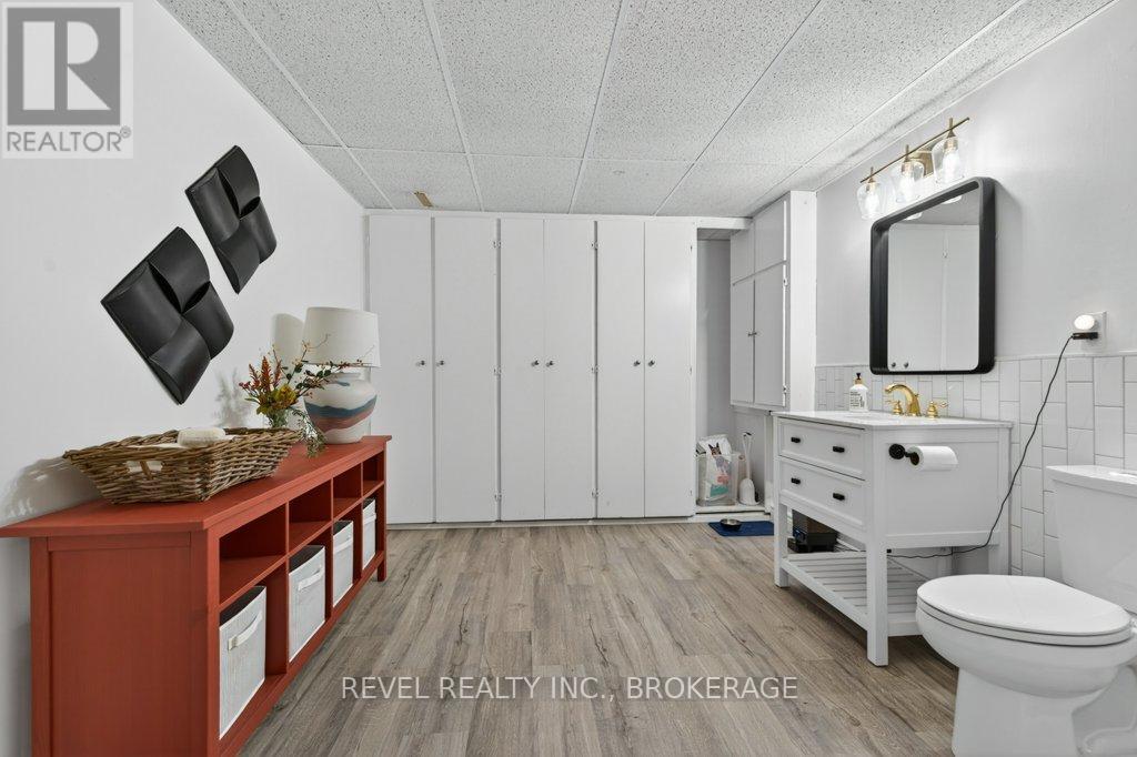 1278 HUMBERSIDE DRIVE - 35