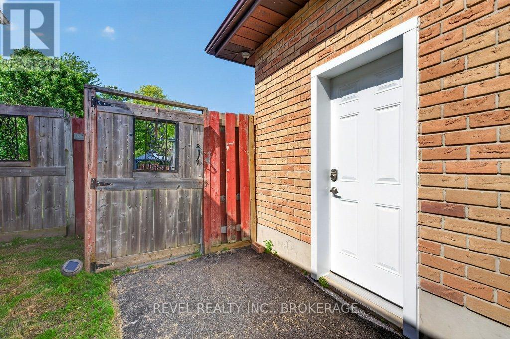 1278 HUMBERSIDE DRIVE - 38