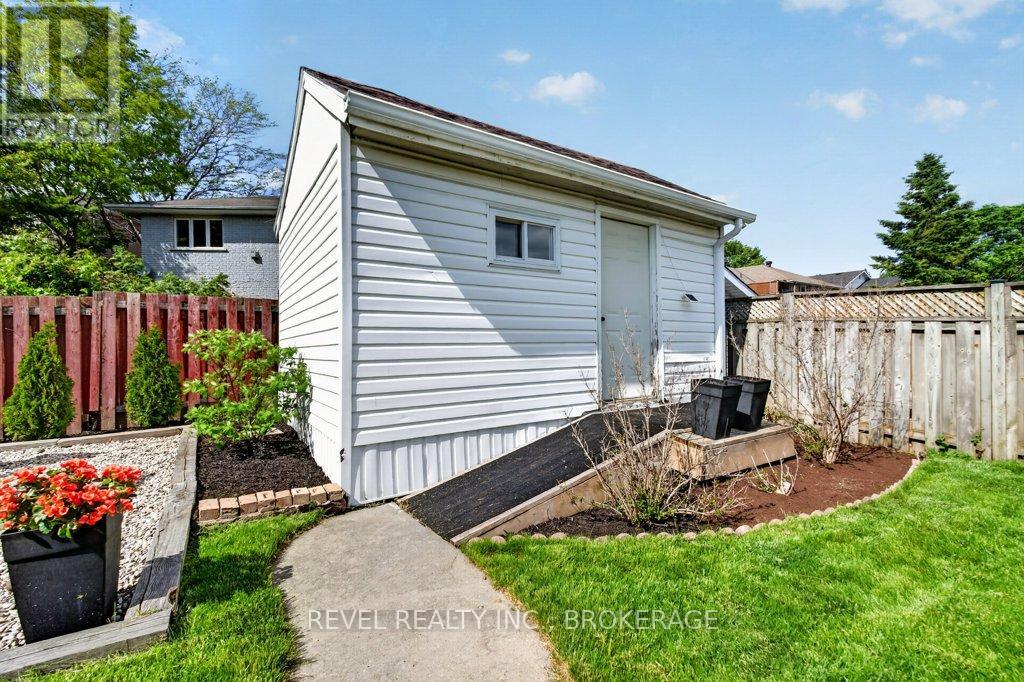 1278 HUMBERSIDE DRIVE - 44