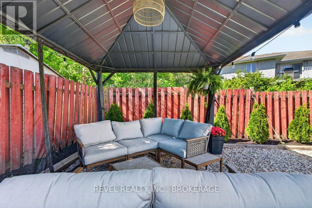 1278 HUMBERSIDE DRIVE - 46