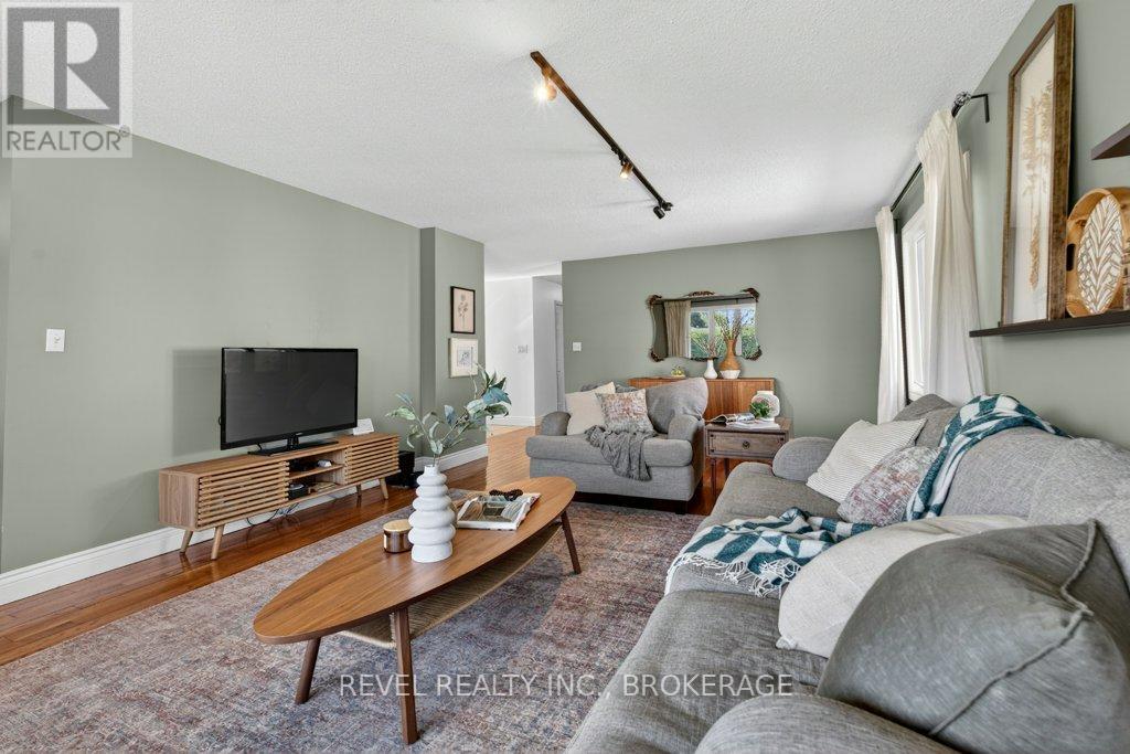 1278 HUMBERSIDE DRIVE - 9