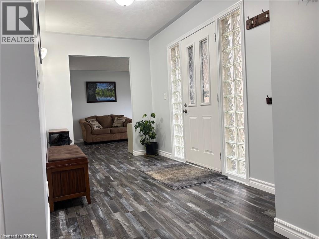 3-bedroom home for sale at 5 BALTIC Circle, Waterford ON · photo 8 of 24