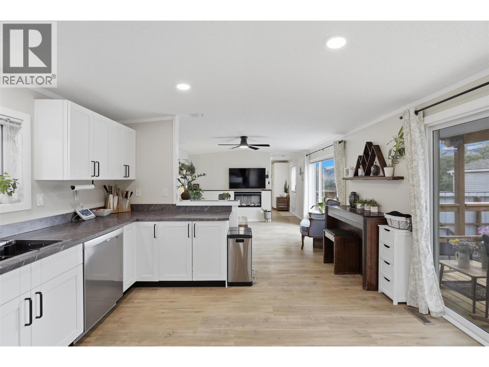 840 KLAHANIE Drive - 12
