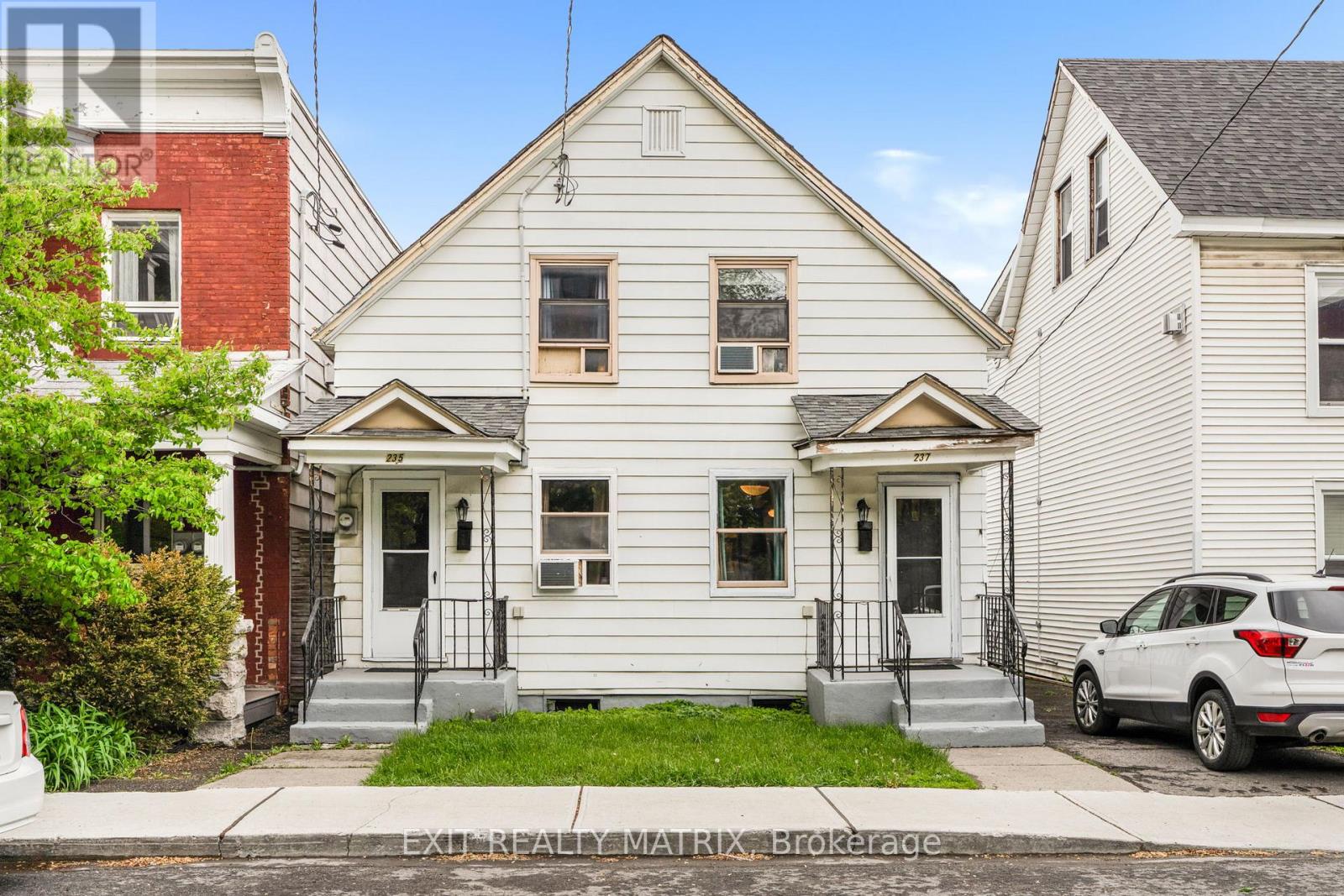 235-237 GUIGUES AVENUE - 1