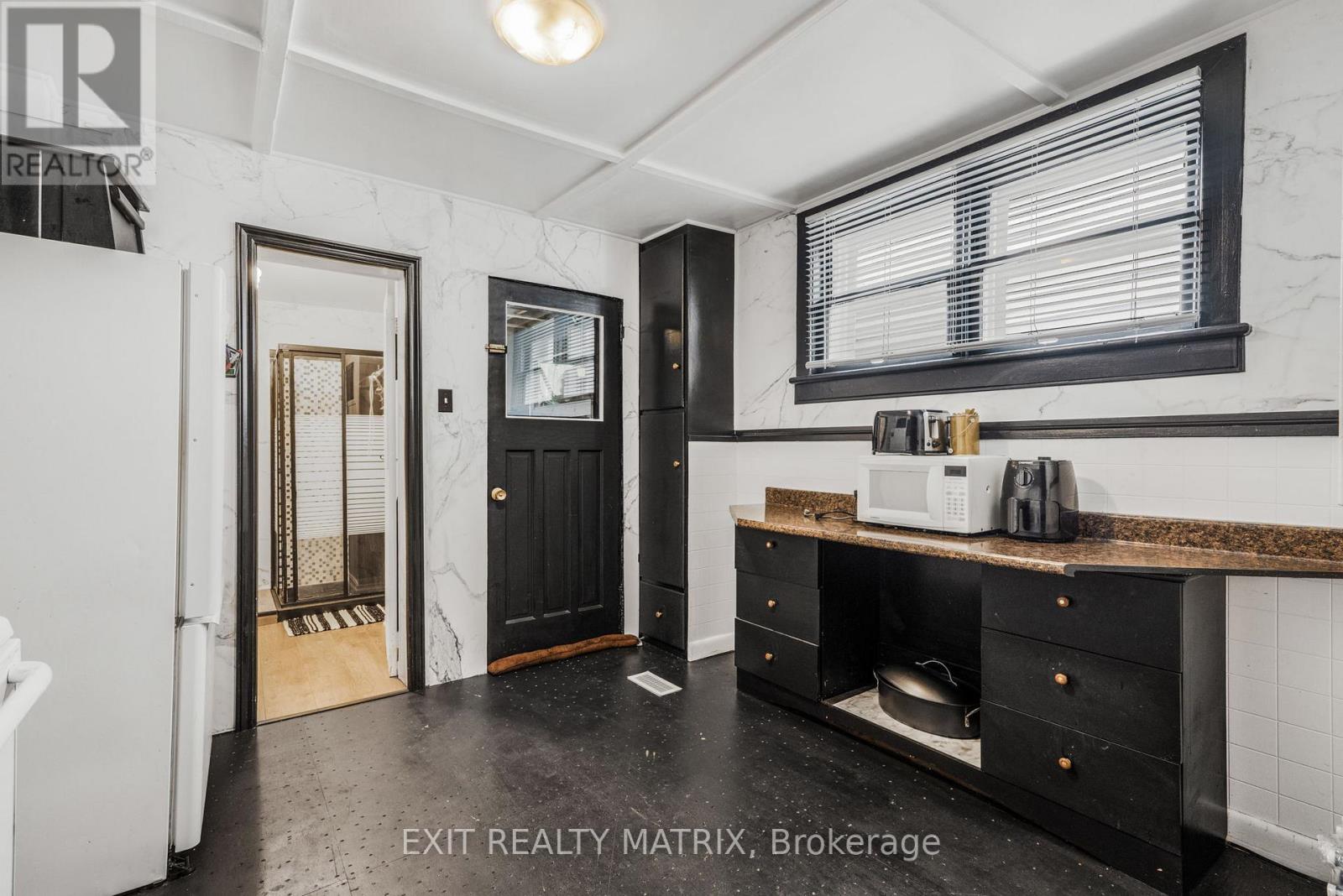 235-237 GUIGUES AVENUE - 13