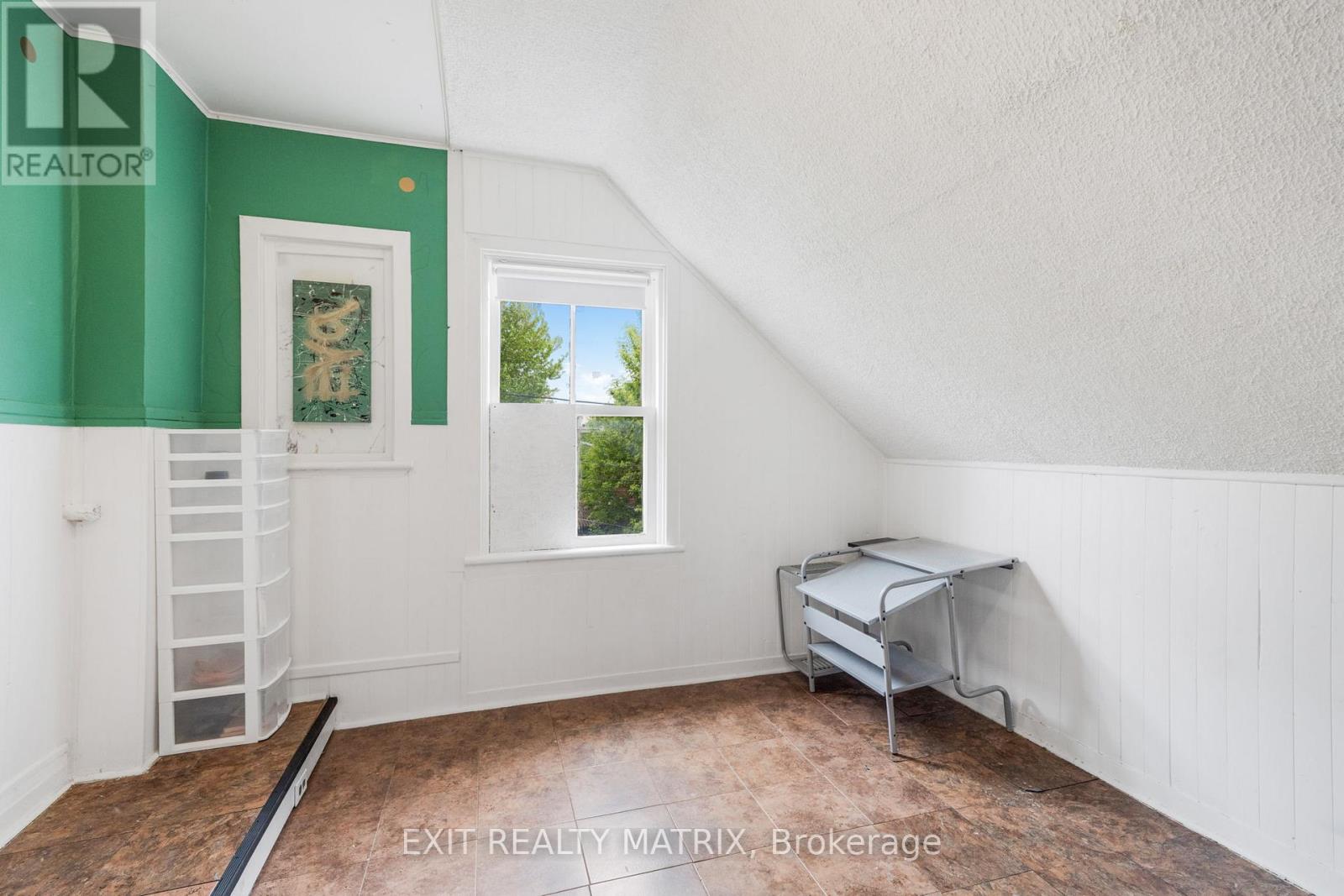 235-237 GUIGUES AVENUE - 19