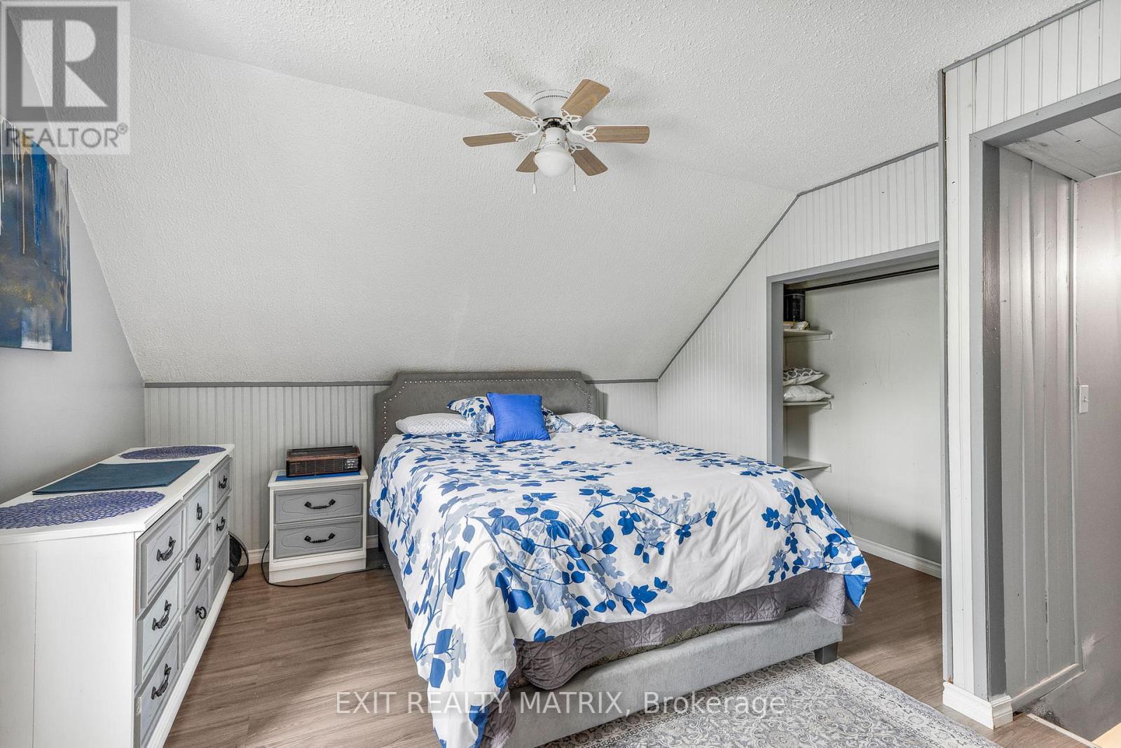 235-237 GUIGUES AVENUE - 23