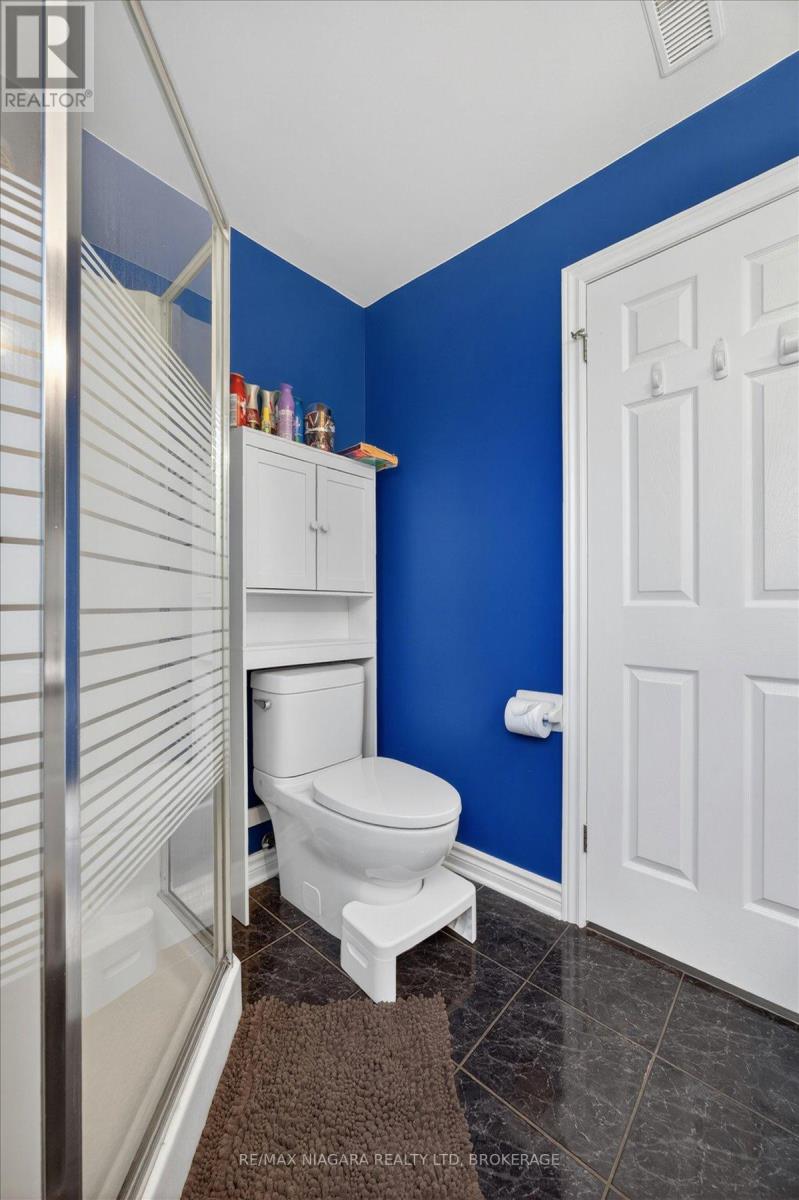 4457 KATHLEEN CRESCENT - 22