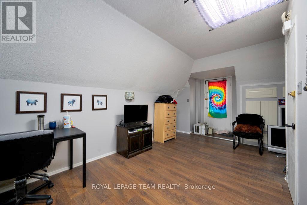 422 DONALD B MUNRO DRIVE - 15
