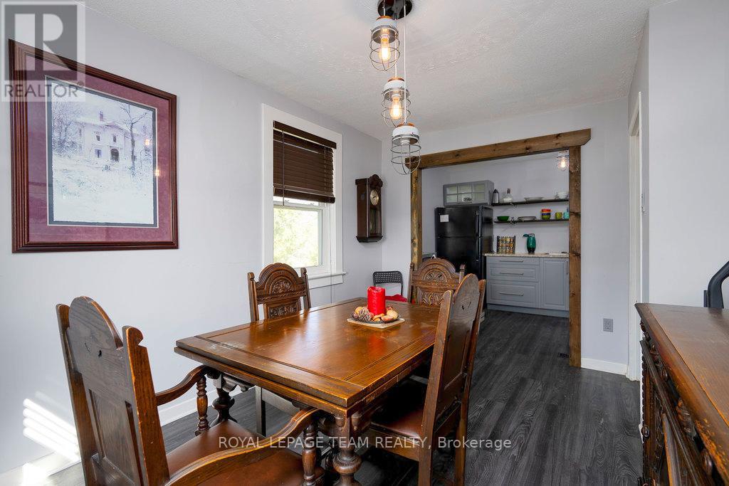 422 DONALD B MUNRO DRIVE - 16