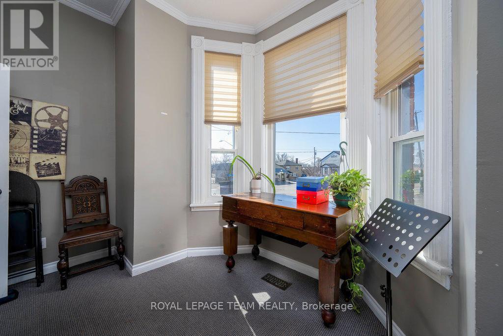 422 DONALD B MUNRO DRIVE - 8
