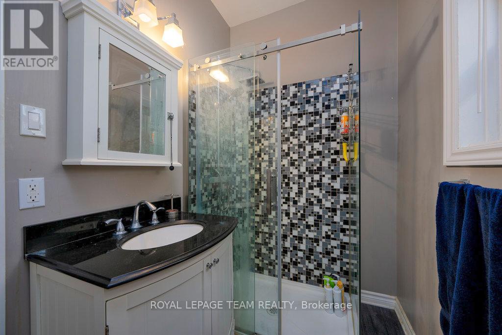422 DONALD B MUNRO DRIVE - 18