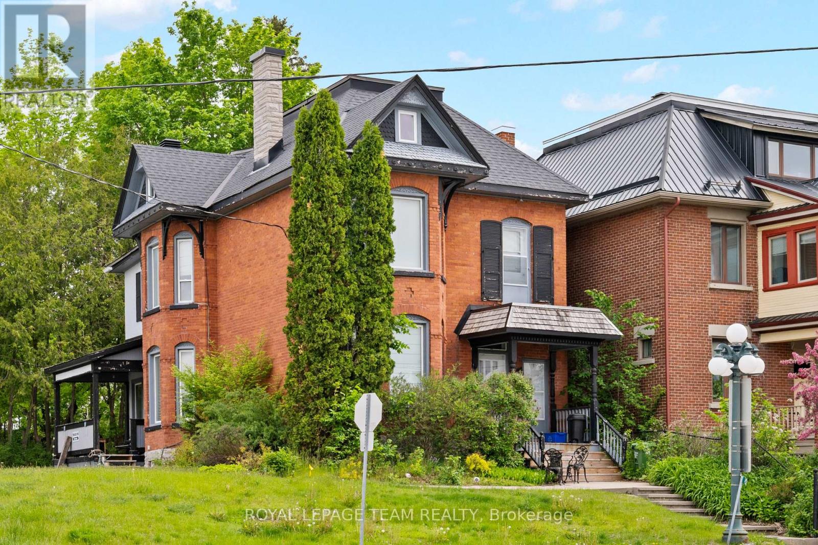 422 DONALD B MUNRO DRIVE - 2
