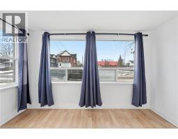 Sunroom - 20 York Street, Welland, ON L3B4A6 Photo 10