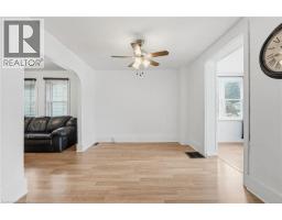 Living room - 20 York Street, Welland, ON L3B4A6 Photo 8
